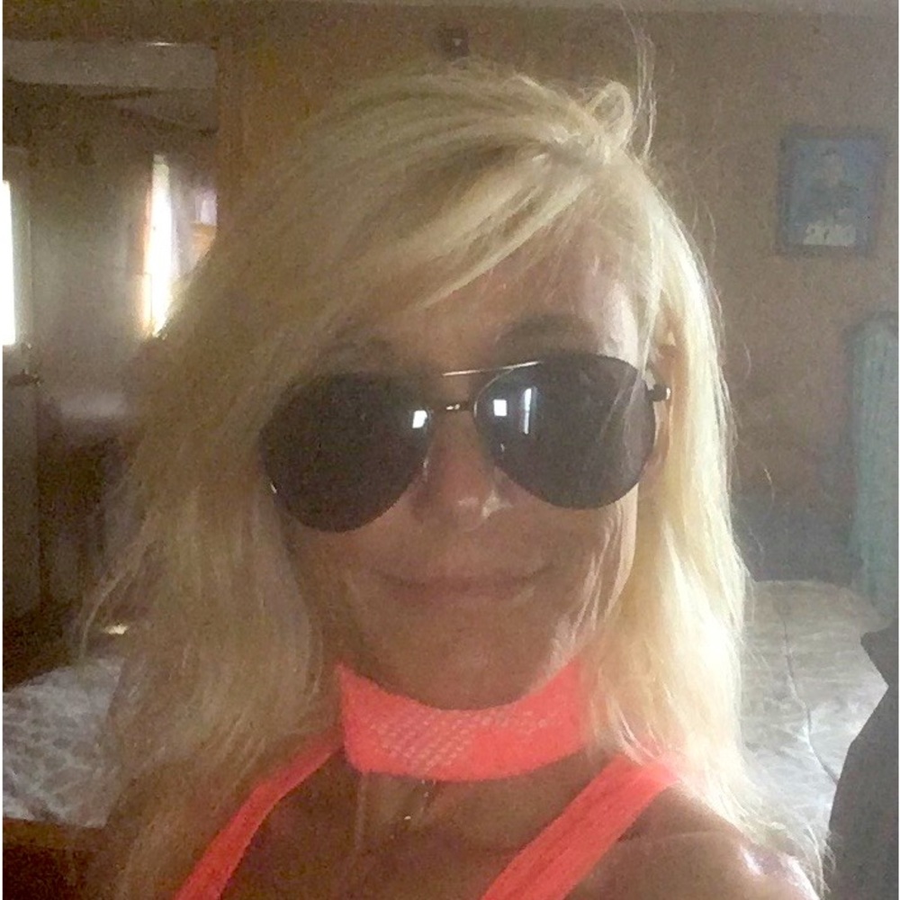 Meet your Posher, Sherry